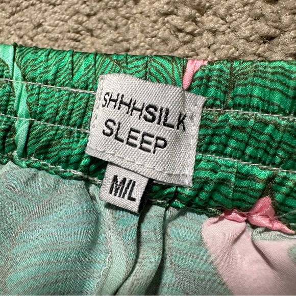 Beverly Hills Hotel x Shhh Silk Sleeveless Pajama Set, Pink Palace Palm Print - Picture 14 of 14